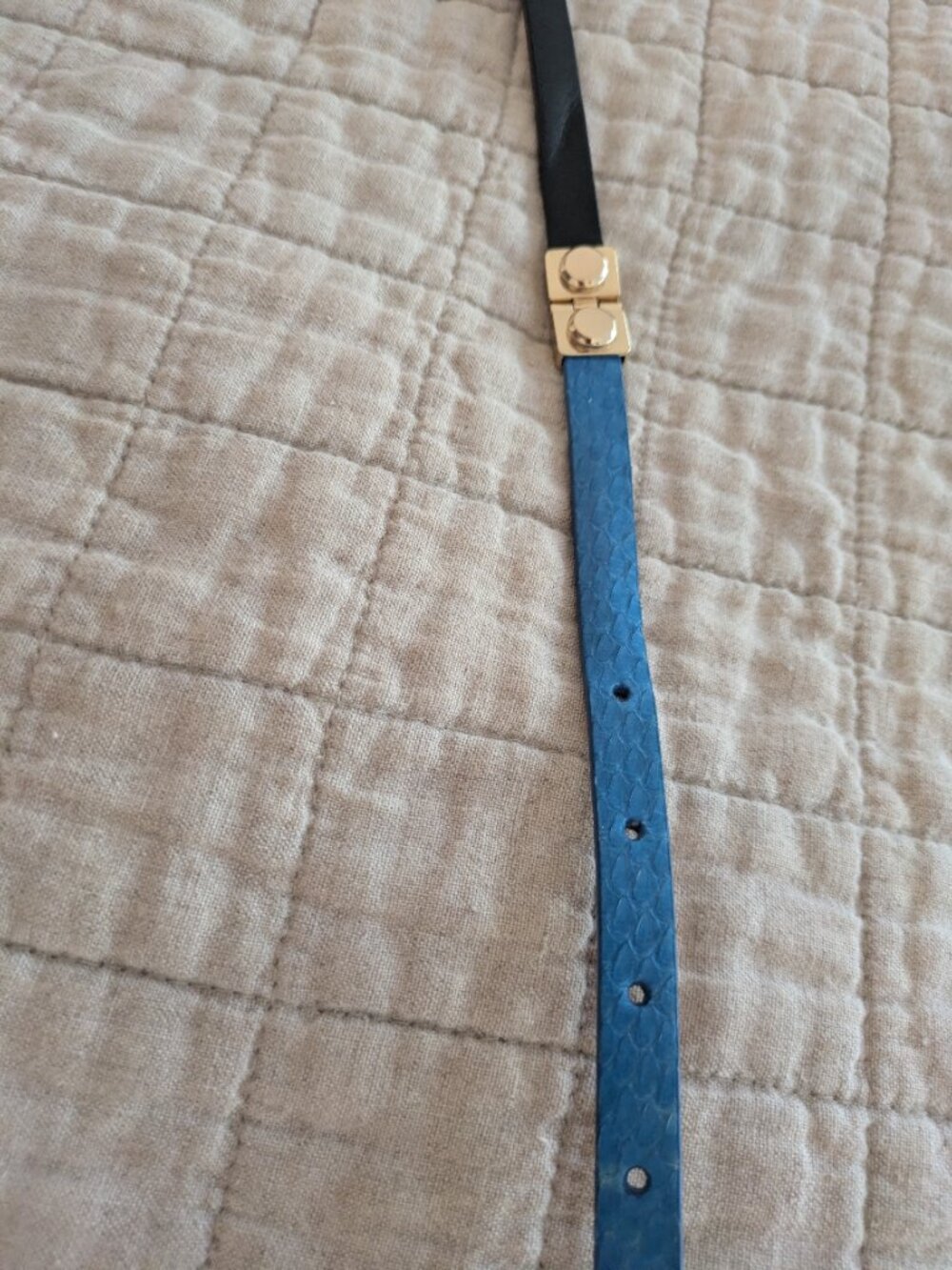 J Crew Bi-Color Mixed Leather Skinny Belt Blue Black Gold Rivet Detail Sz L, siz - Picture 4 of 5